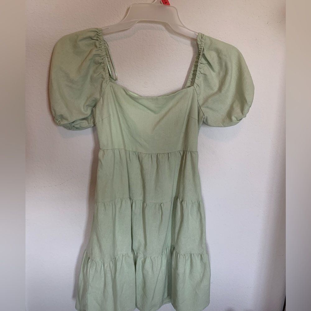 Tie back light green tiered dress